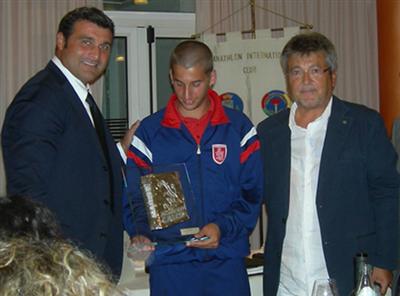 A LUCA SANTONI IL PREMIO CALCIOMARCHE 2009   ALMANACCO D'ARGENTO