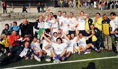 IL CAMERANO FESTEGGIA LA "PROMOZIONE"